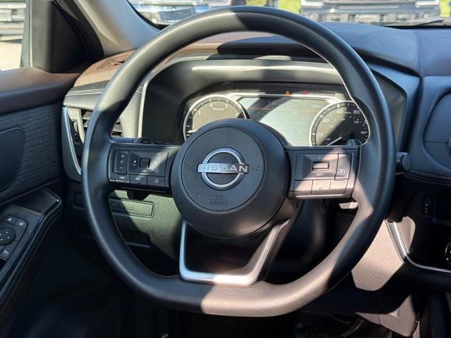 Used 2022 Nissan Rogue S FWD image 12