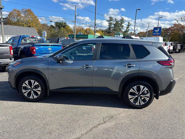 Used 2023 Nissan Rogue SV w/ SV Premium B Package image 2