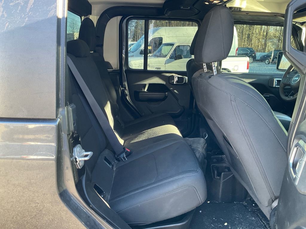 Used 2023 Jeep Gladiator Sport image 13