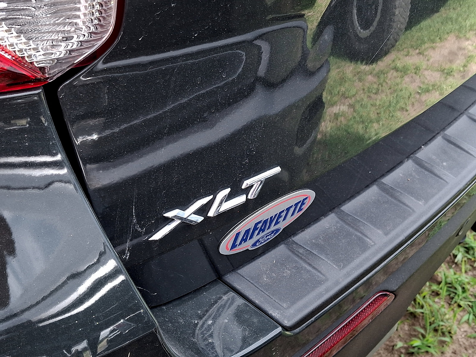 Certified 2023 Ford Explorer XLT w/ Equipment Group 202A AWD/4WD image 4