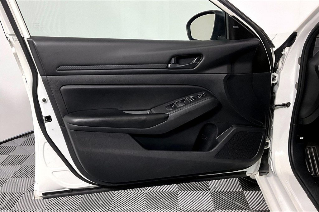 Used 2024 Nissan Altima 2.5 S FWD image 23
