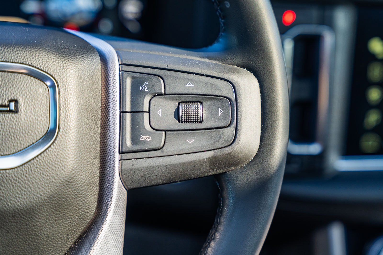 Used 2023 GMC Yukon Denali image 32