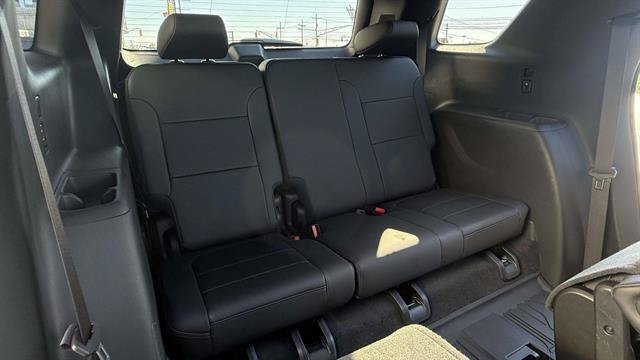 Used 2023 Chevrolet Traverse High Country w/ LPO, Floor Liner Package AWD/4WD image 33
