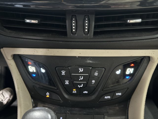 Used 2018 Buick Envision Essence FWD image 21