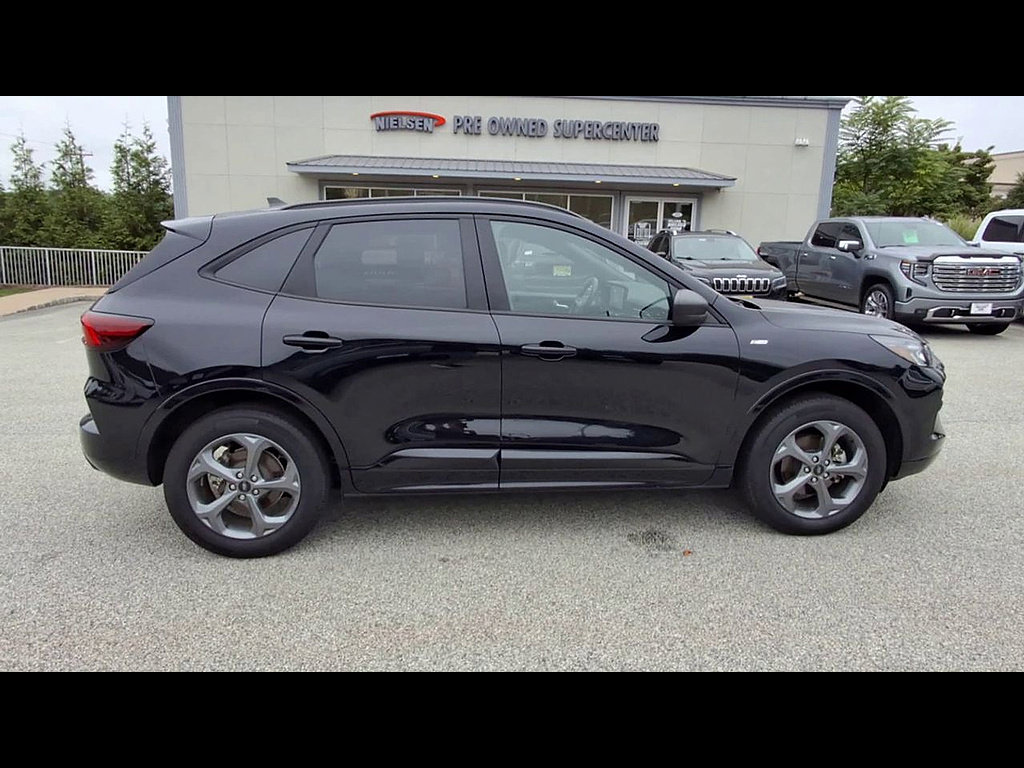 Certified 2024 Ford Escape ST-Line w/ Tech Pack #1 AWD/4WD image 9