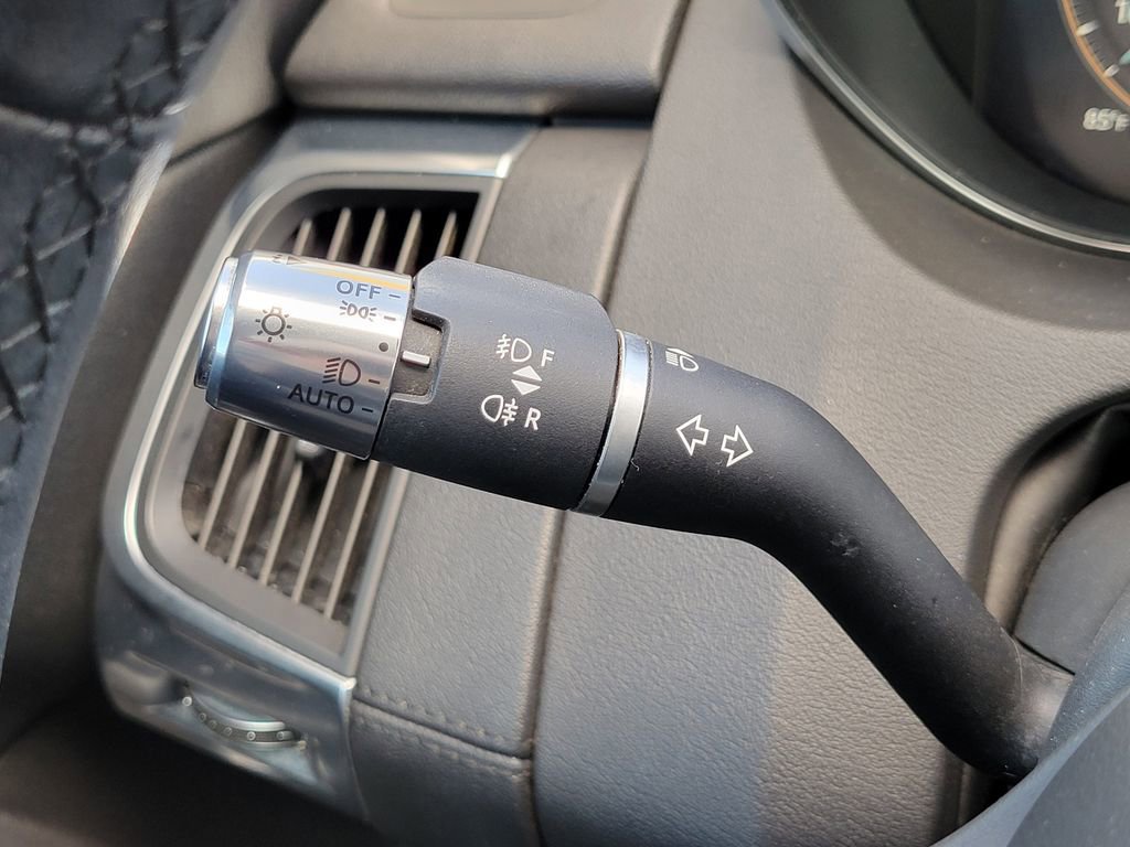 Used 2021 Jaguar E-PACE SE image 31