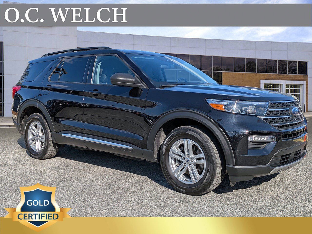 Certified 2023 Ford Explorer XLT w/ Equipment Group 202A image 7