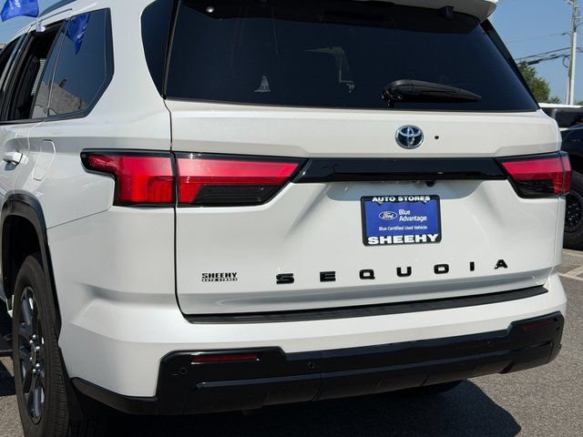 Used 2023 Toyota Sequoia Platinum AWD/4WD image 39