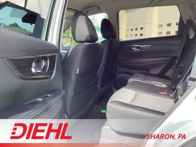 Used 2019 Nissan Rogue SV w/ Premium Package FWD image 28
