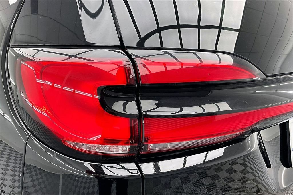 Used 2025 Chrysler Pacifica Select FWD image 31