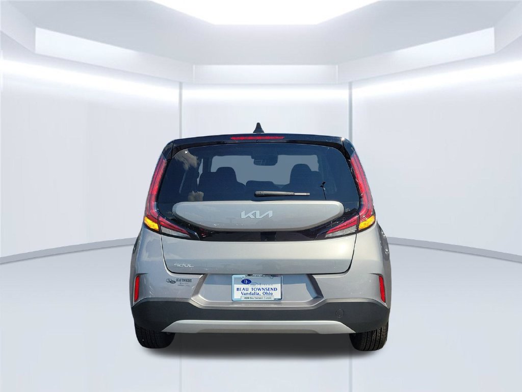 Used 2025 Kia Soul LX w/ LX Technology Package FWD image 6