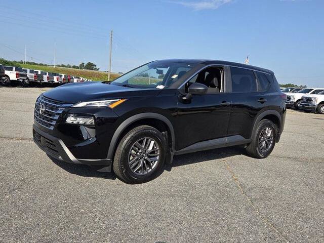 Used 2025 Nissan Rogue S FWD image 3