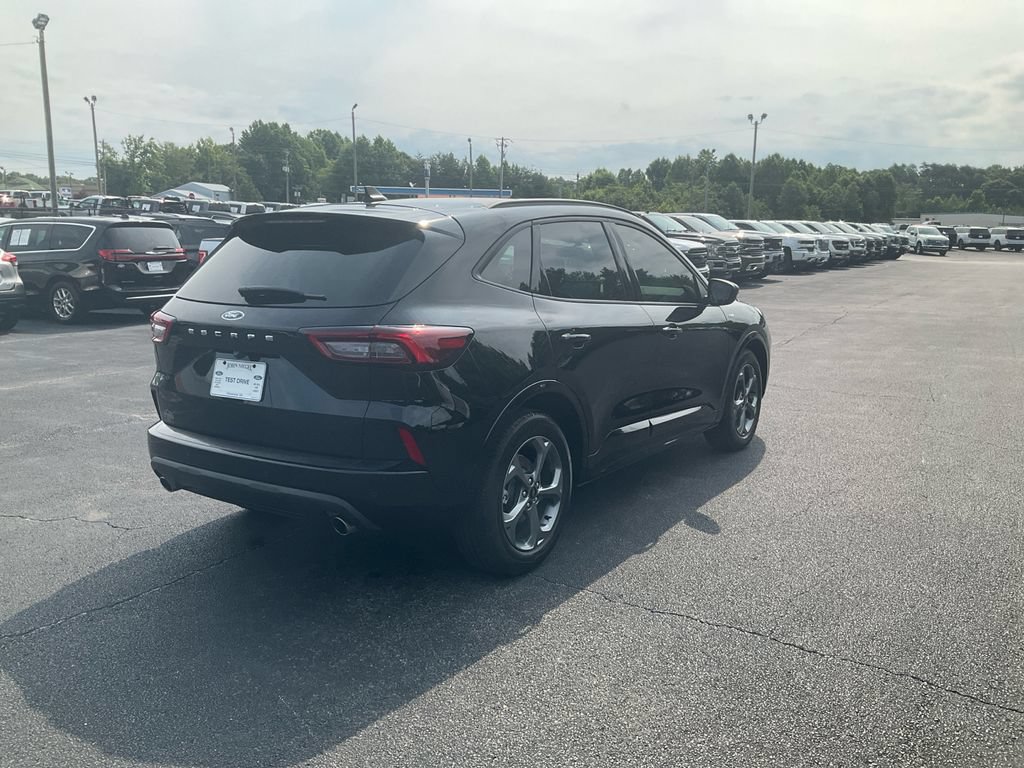 Certified 2023 Ford Escape ST-Line w/ Tech Pack #1 FWD image 5