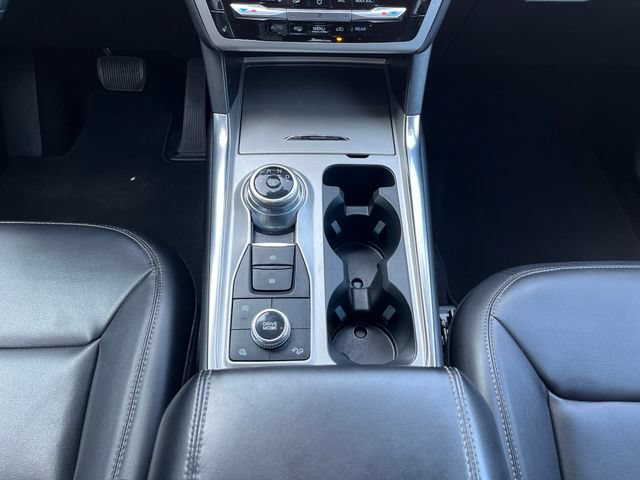 Certified 2022 Ford Explorer XLT w/ Equipment Group 202A AWD/4WD image 19