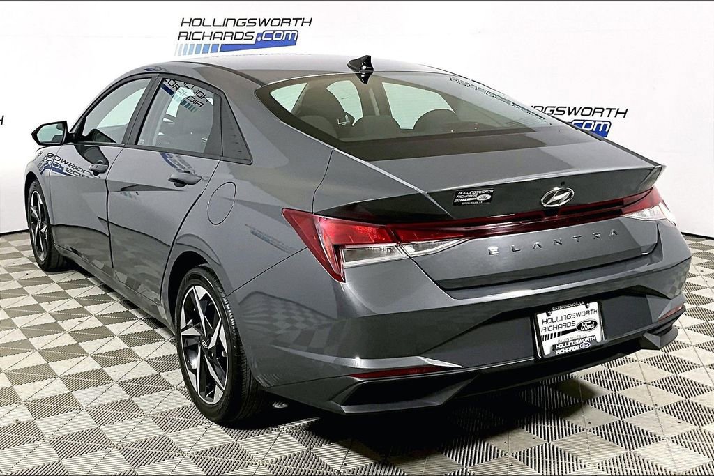 Used 2023 Hyundai Elantra SEL w/ Convenience Package image 8