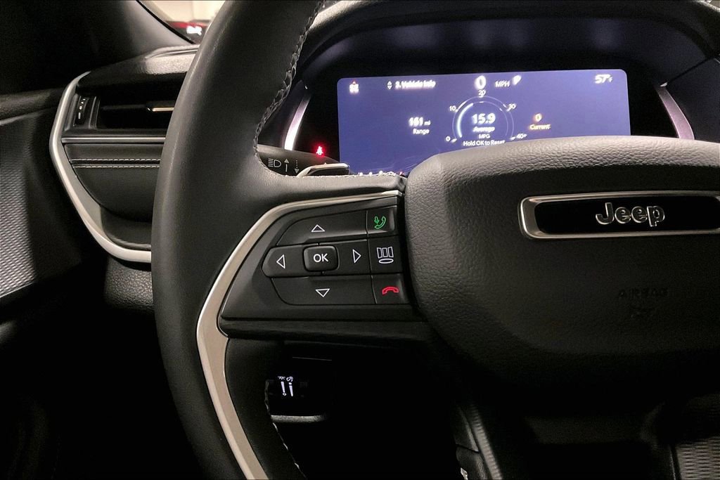 Used 2024 Jeep Grand Cherokee L Laredo image 17