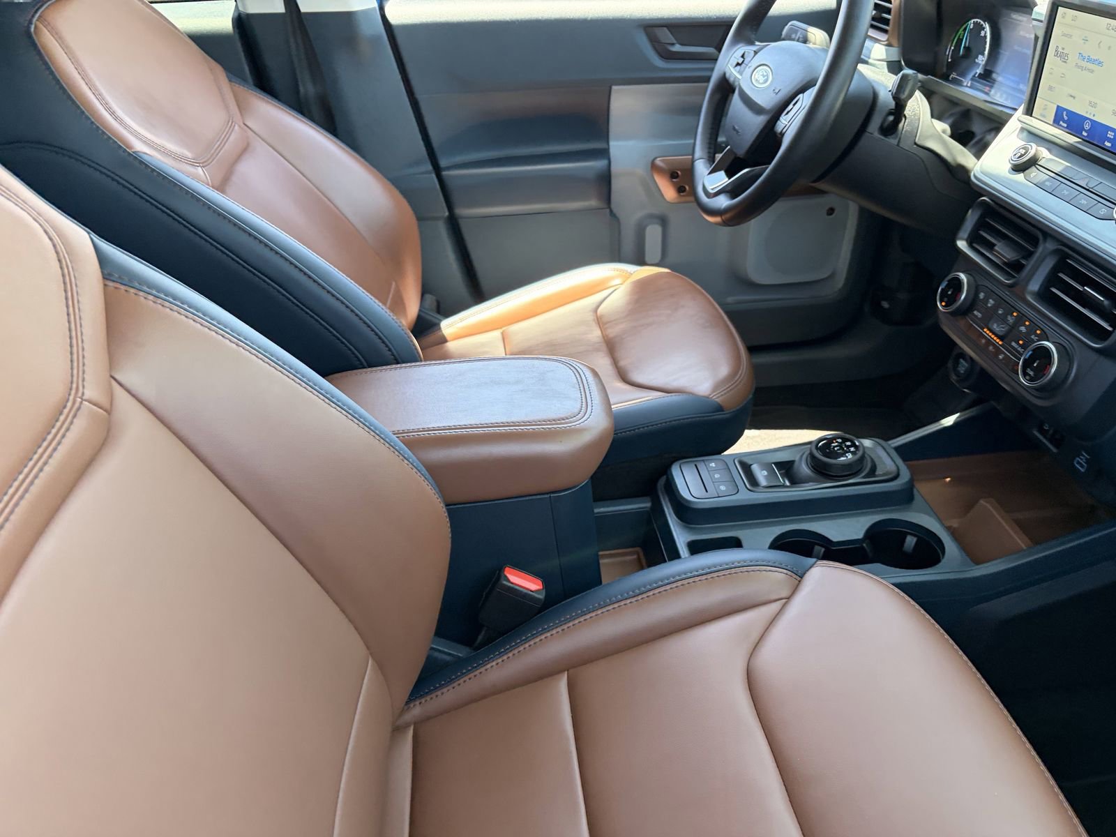 Certified 2024 Ford Maverick Lariat FWD image 11