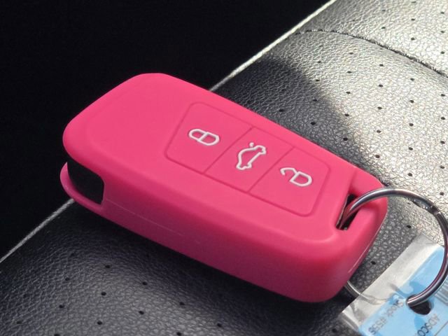 Used 2022 Volkswagen Tiguan SE AWD/4WD image 34