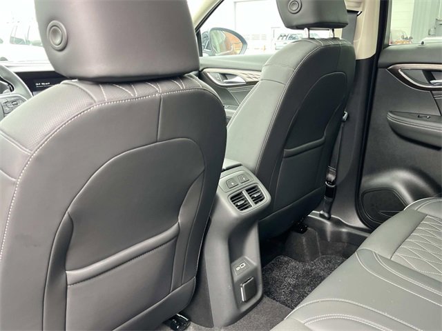 Used 2023 Buick Envision Avenir image 21