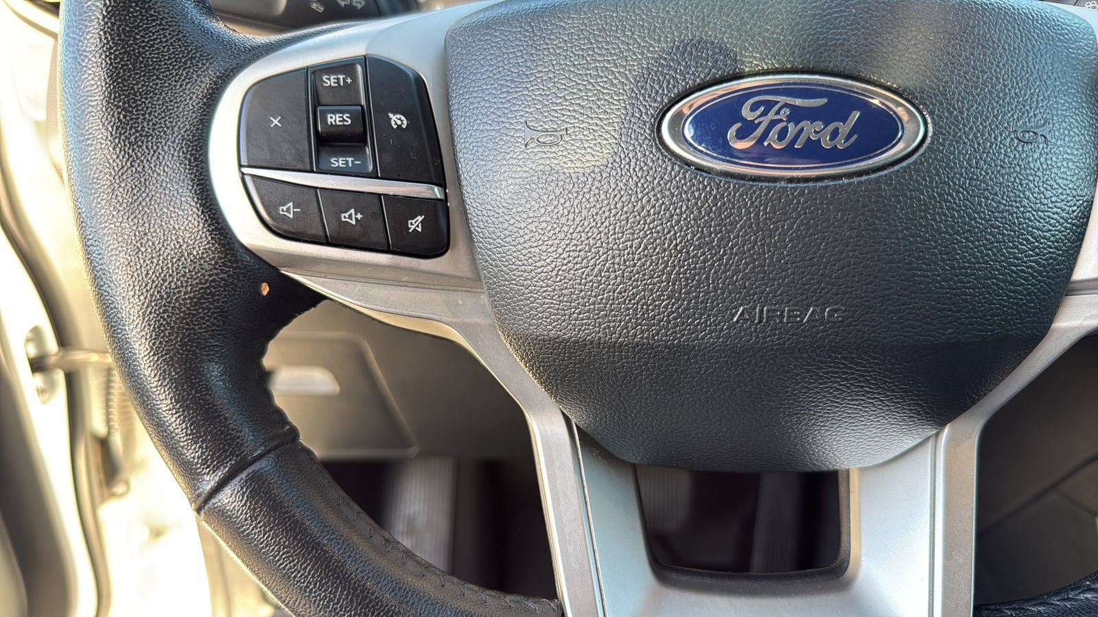Certified 2023 Ford Explorer XLT w/ Equipment Group 202A AWD/4WD image 15