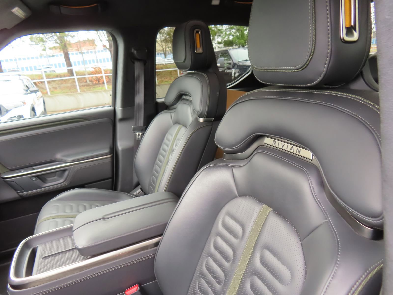 Used 2025 Rivian R1T Adventure image 29