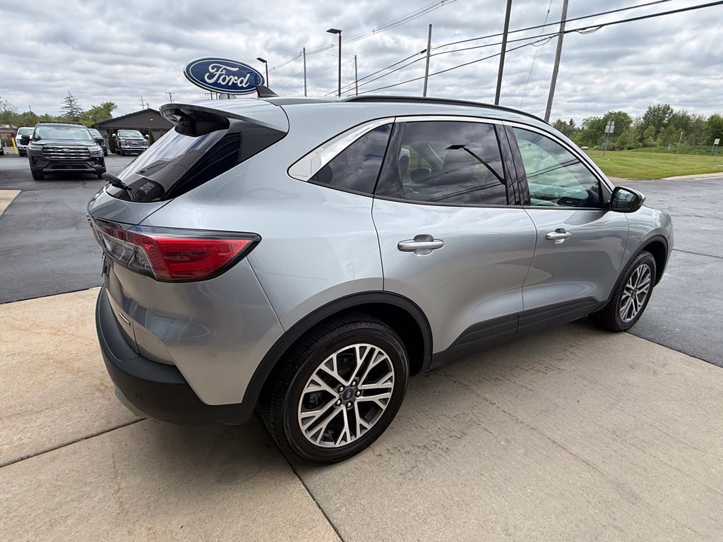 Certified 2021 Ford Escape SEL AWD/4WD image 10