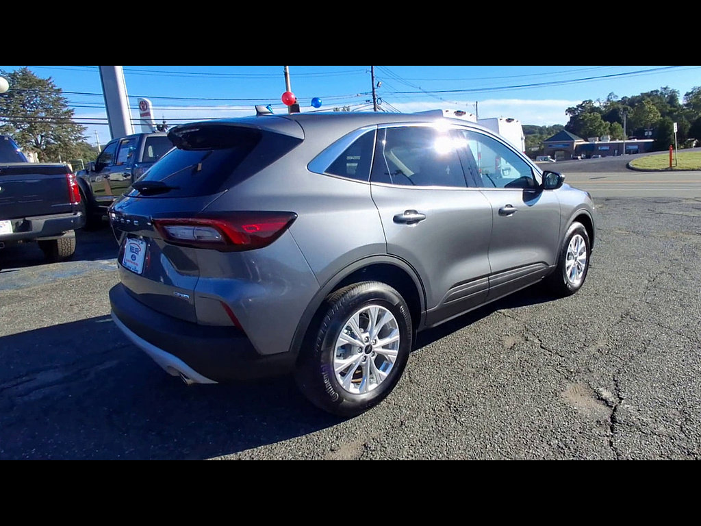 Certified 2023 Ford Escape Active AWD/4WD image 8