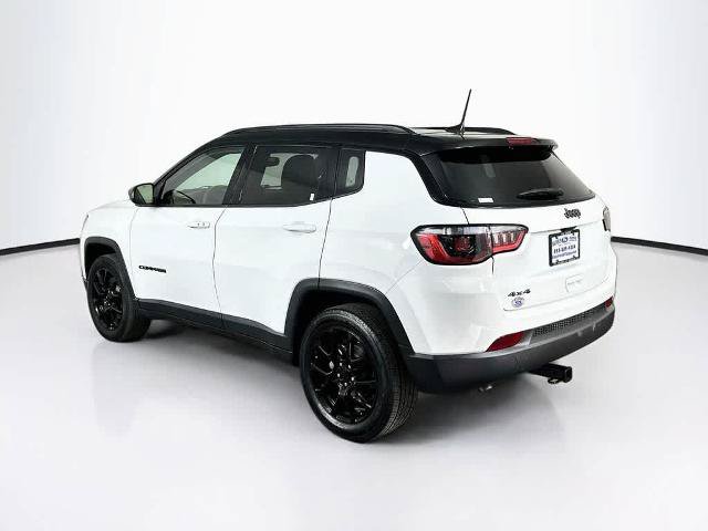 Used 2024 Jeep Compass Latitude w/ Altitude Special Edition AWD/4WD image 4