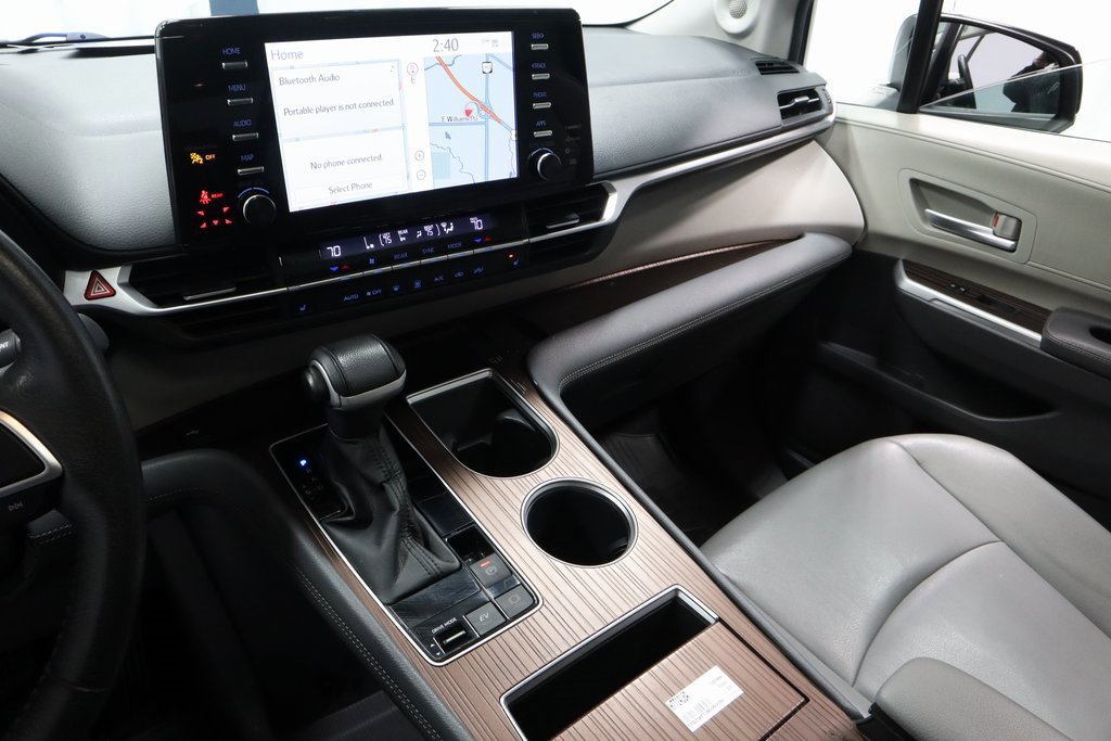 Used 2022 Toyota Sienna XLE w/ XLE Plus Package image 31