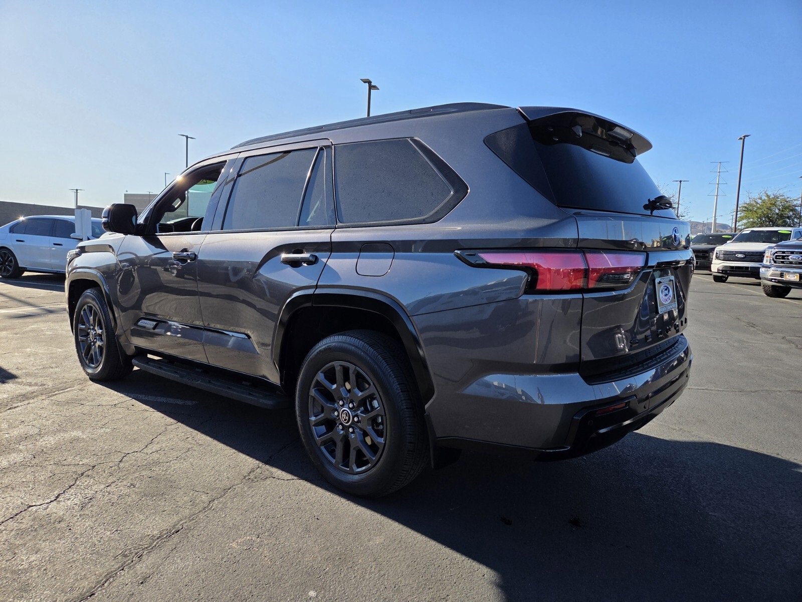 Used 2023 Toyota Sequoia Platinum image 3