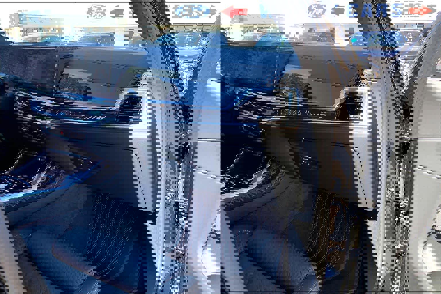 Used 2025 BMW X7 xDrive40i w/ Executive Package image 18