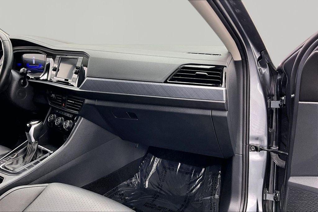 Used 2024 Volkswagen Jetta SE FWD image 17