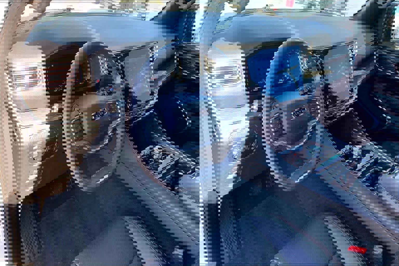 Used 2023 Jeep Wagoneer L Series II w/ Premium Group I image 18