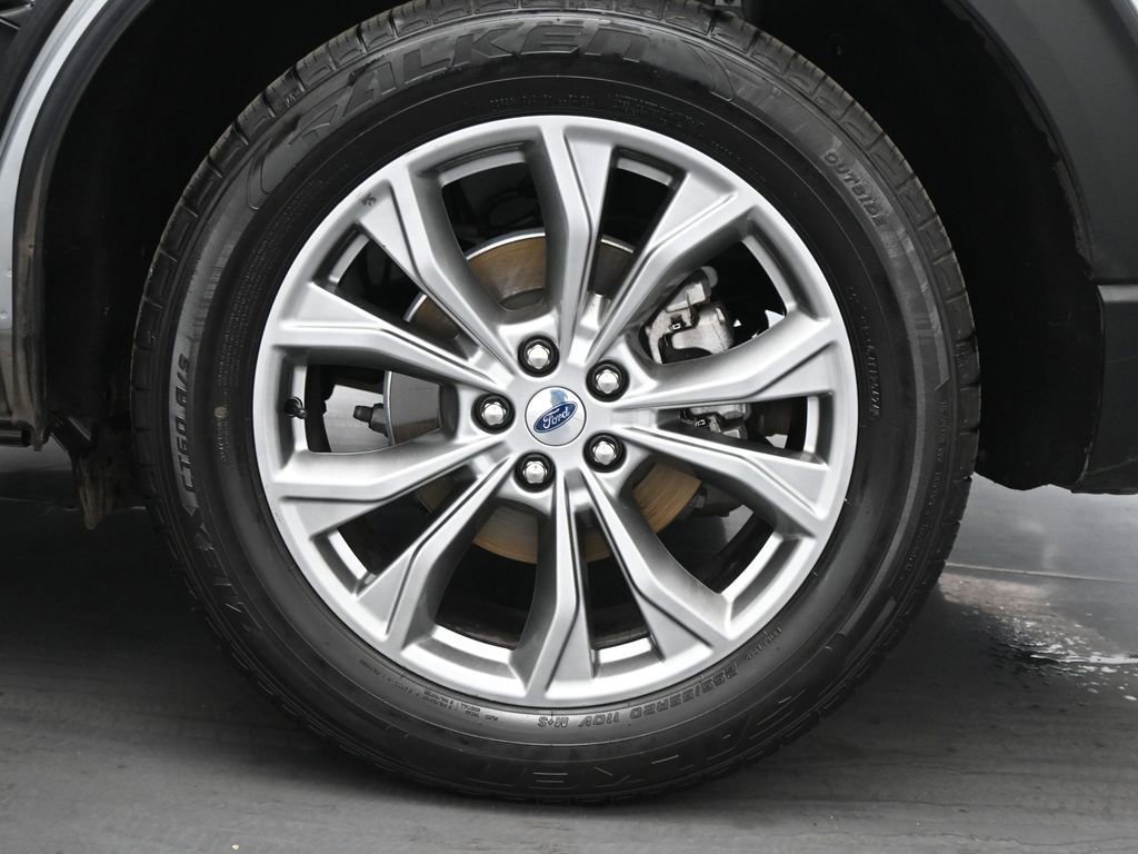 Certified 2022 Ford Explorer XLT w/ Equipment Group 202A image 24