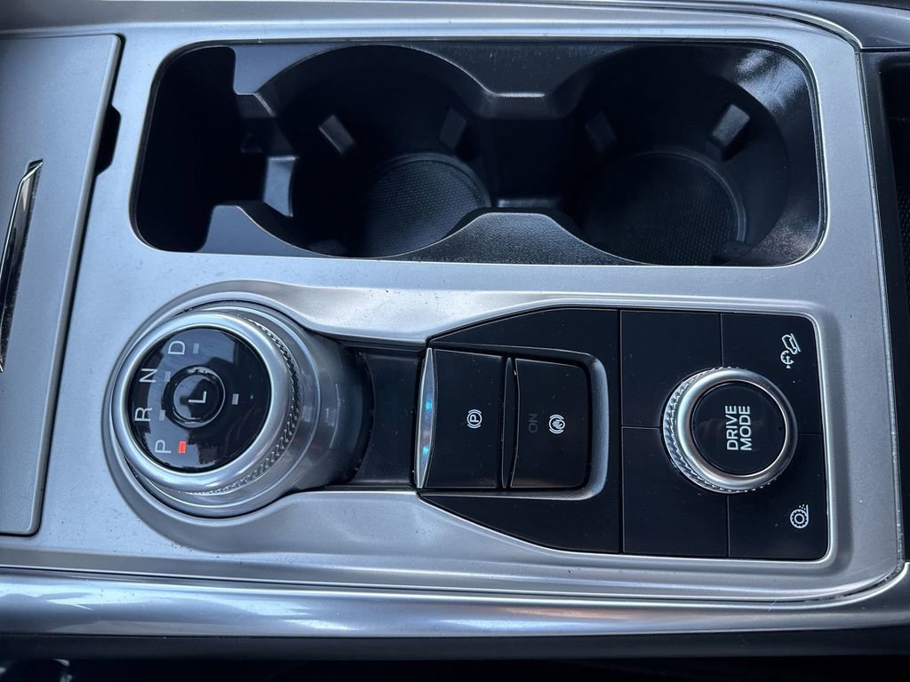 Certified 2022 Ford Explorer XLT w/ Equipment Group 202A image 19