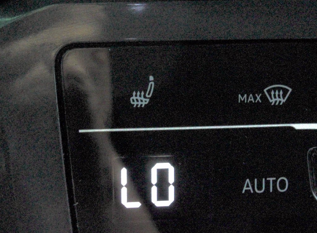 Used 2024 Volkswagen Tiguan SE FWD image 4