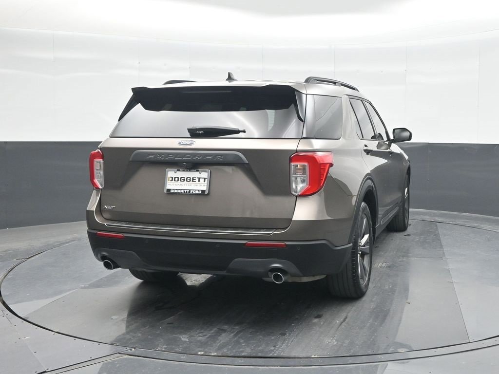 Certified 2021 Ford Explorer XLT w/ Equipment Group 202A image 7