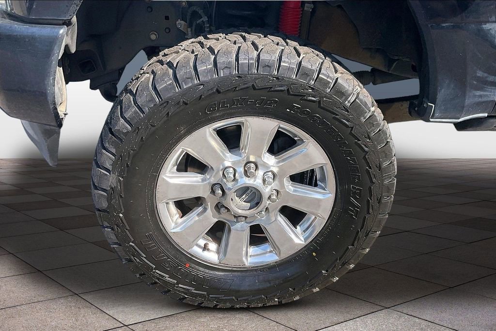 Certified 2017 Ford F250 Platinum w/ FX4 Off-Road Package AWD/4WD image 9