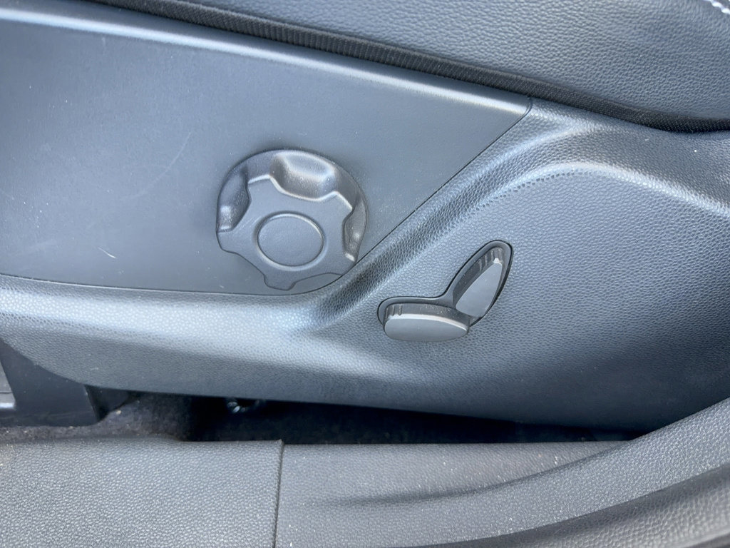 Certified 2020 Ford EcoSport Titanium w/ Interior Protection Package image 35