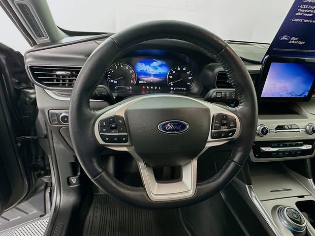 Certified 2022 Ford Explorer XLT w/ Equipment Group 202A image 16