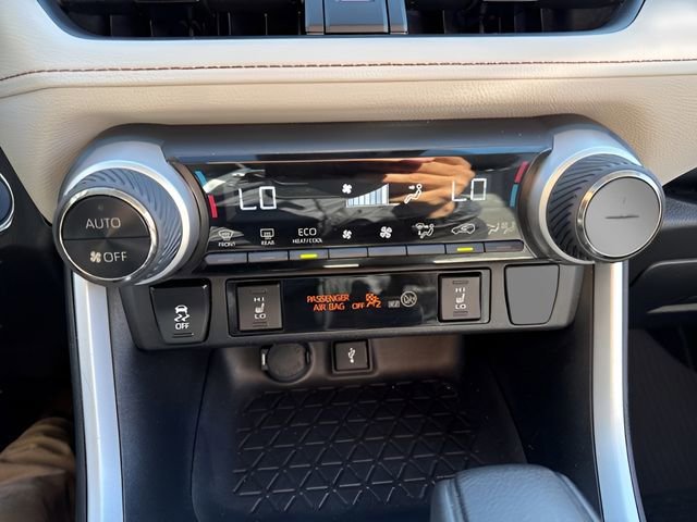 Used 2021 Toyota RAV4 XLE w/ Convenience Package AWD/4WD image 27