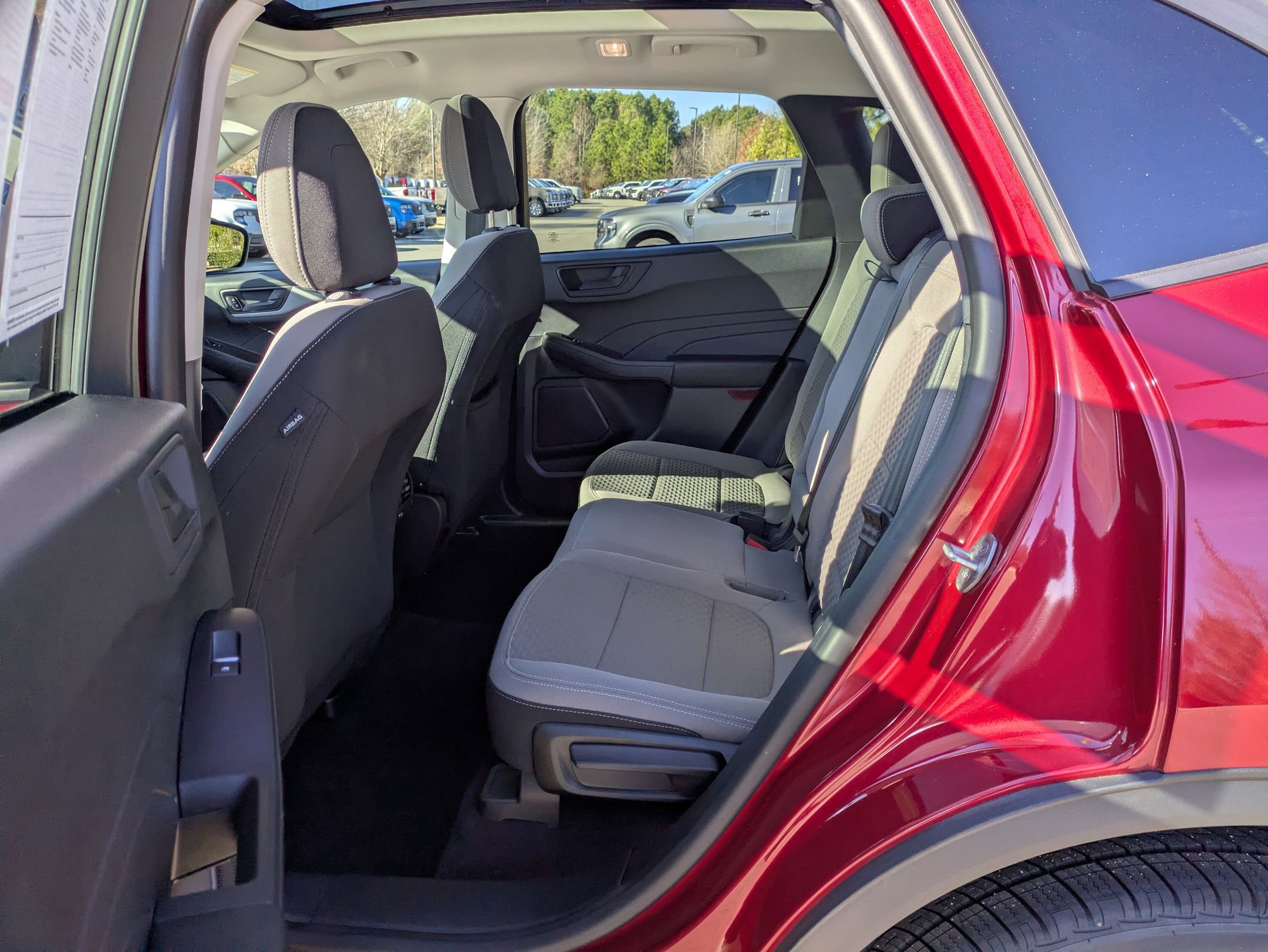 Certified 2022 Ford Escape SE w/ SE Sport Appearance Package image 29