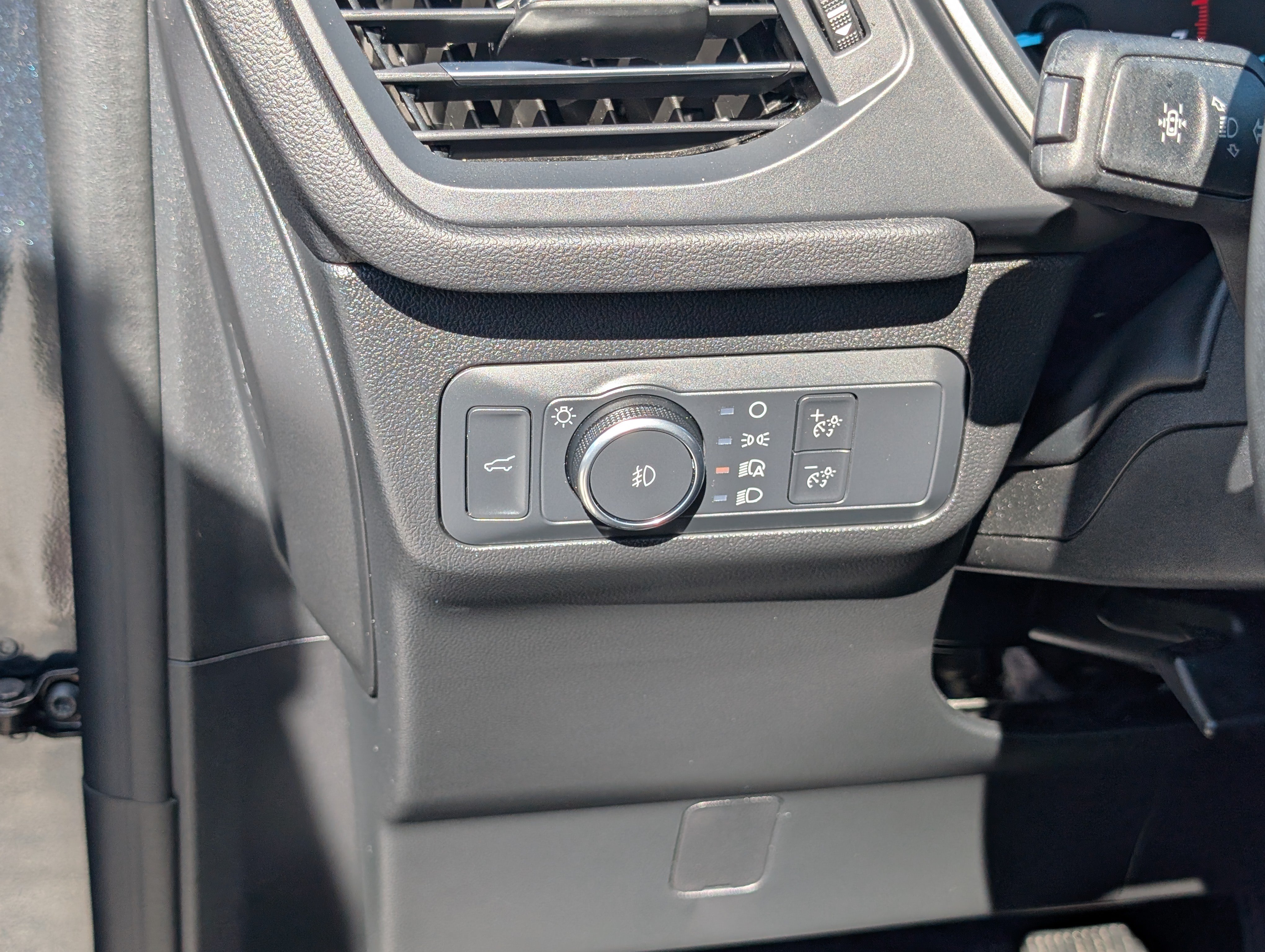 Certified 2022 Ford Escape SEL w/ SEL Stealth AWD Package image 24