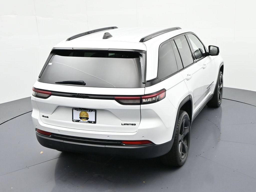 Used 2023 Jeep Grand Cherokee Limited w/ Black Appearance Package AWD/4WD image 18