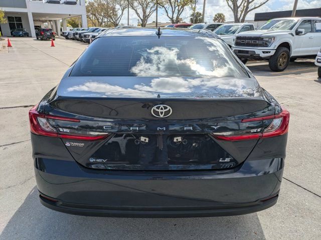 Used 2025 Toyota Camry LE image 3