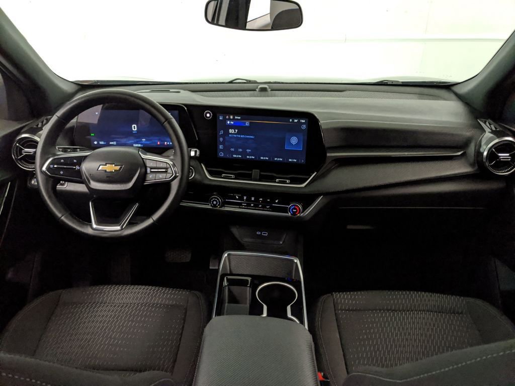 Used 2025 Chevrolet Equinox LT image 7