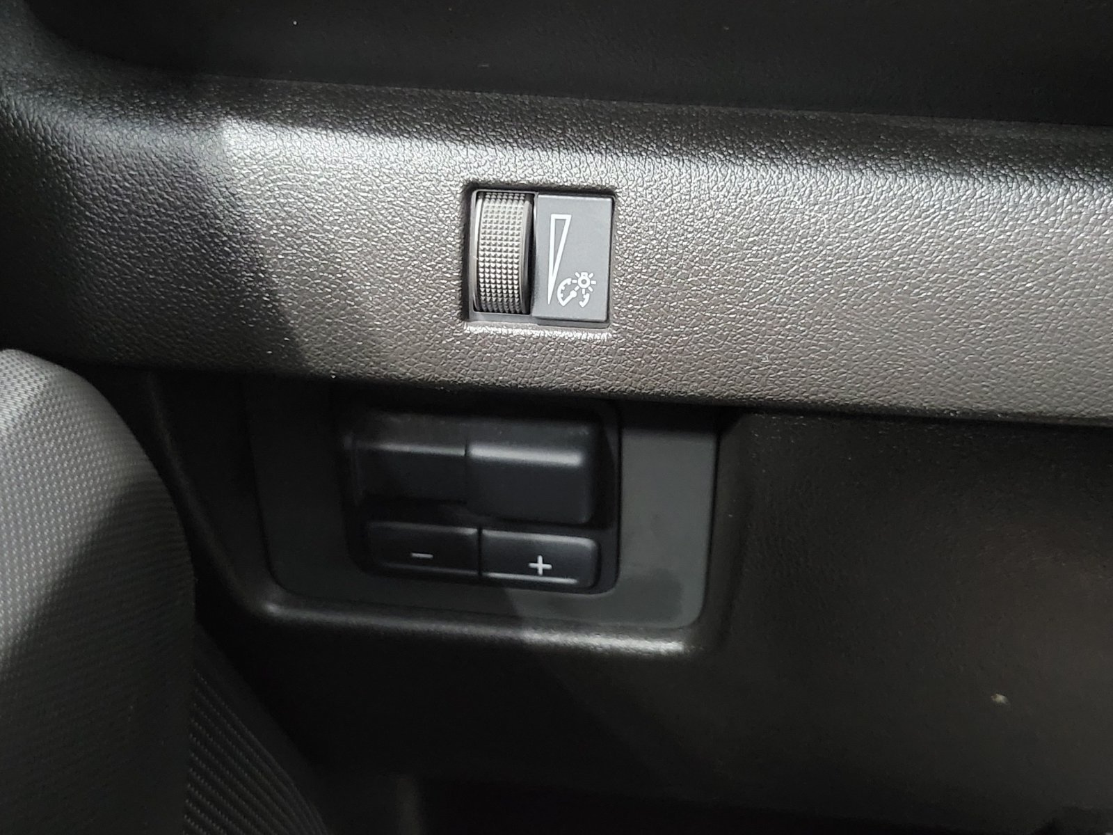 Used 2025 Chevrolet Colorado Trail Boss AWD/4WD image 14