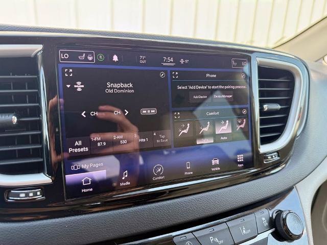 Used 2021 Chrysler Pacifica Touring-L FWD image 30