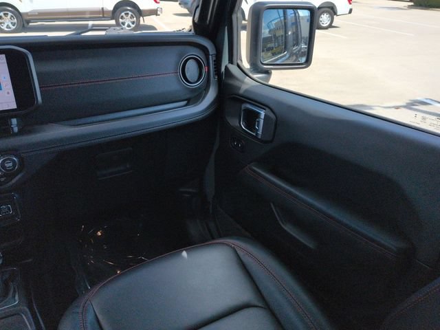 Used 2025 Jeep Wrangler Unlimited Rubicon AWD/4WD image 17