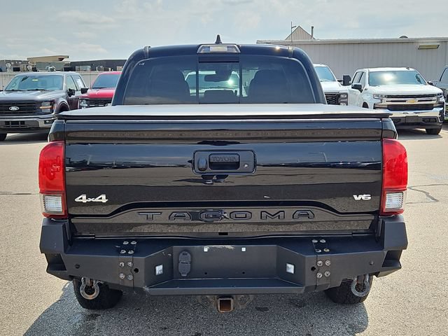 Used 2022 Toyota Tacoma SR5 AWD/4WD image 4